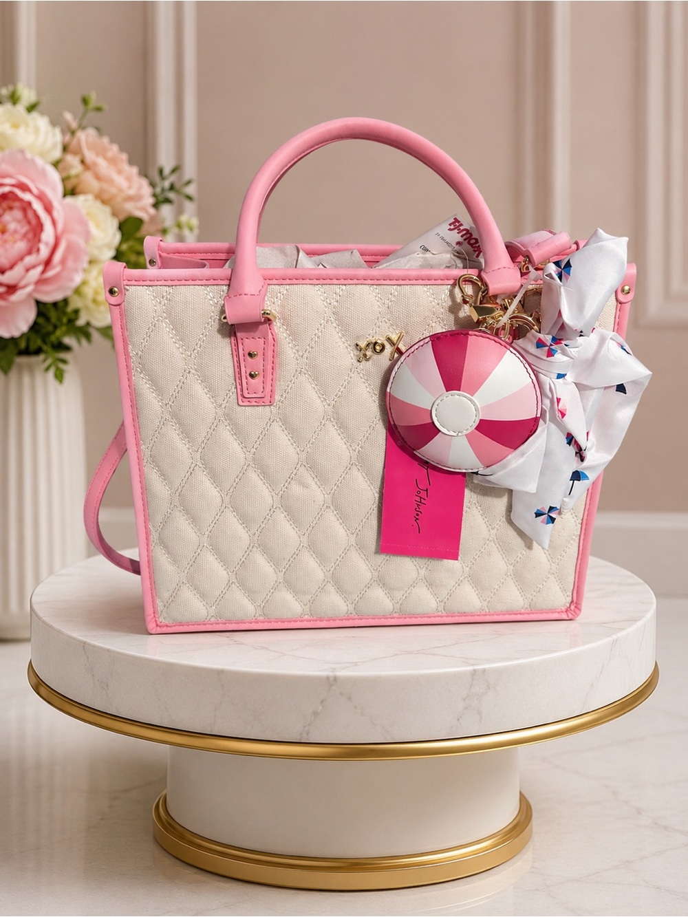 Betsey Johnson Cream and Pink Quilted Tote Beach umbrella tote w Scarf Charm - Picture 2 of 13